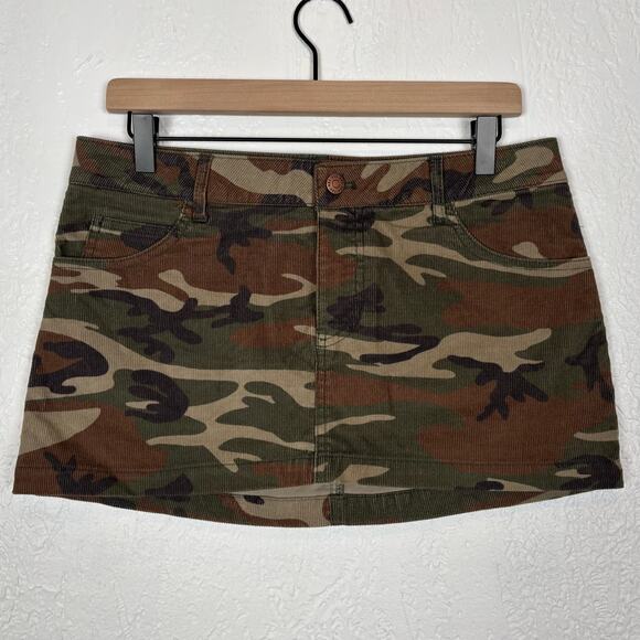 Urban Outfitters Corduroy Camo Micro Mini Skirt Size Medium - Picture 1 of 4